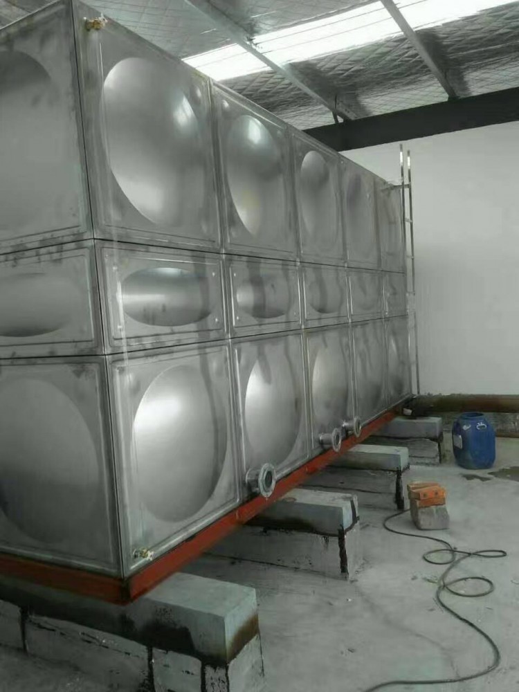 山東科技大學不銹鋼水箱竣工